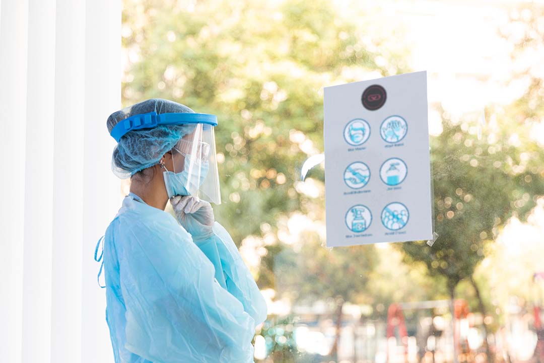 Image of a doctor with shield mask